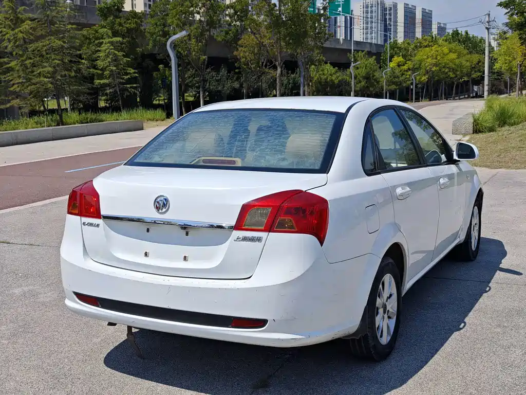 Buick Excelle 2014 — фото 16