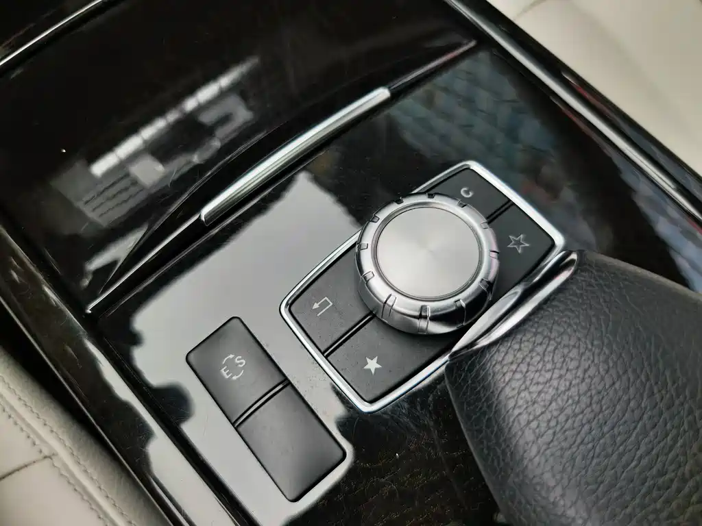 Mercedes-Benz E-Class 2014 — фото 16
