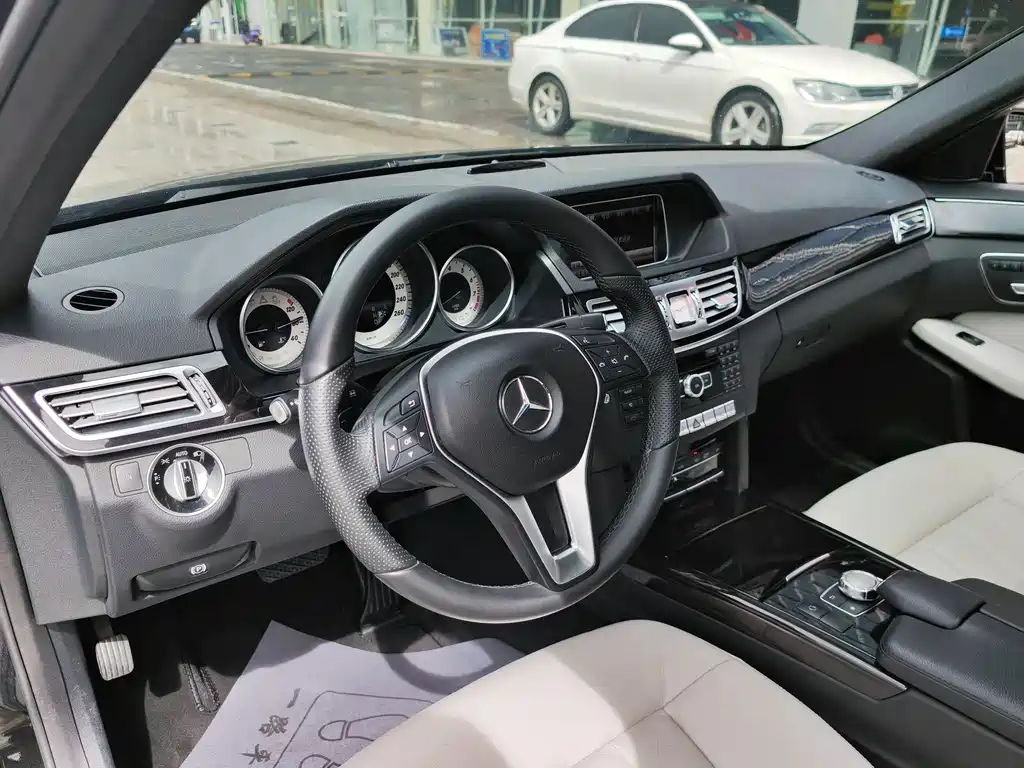 Mercedes-Benz E-Class 2014