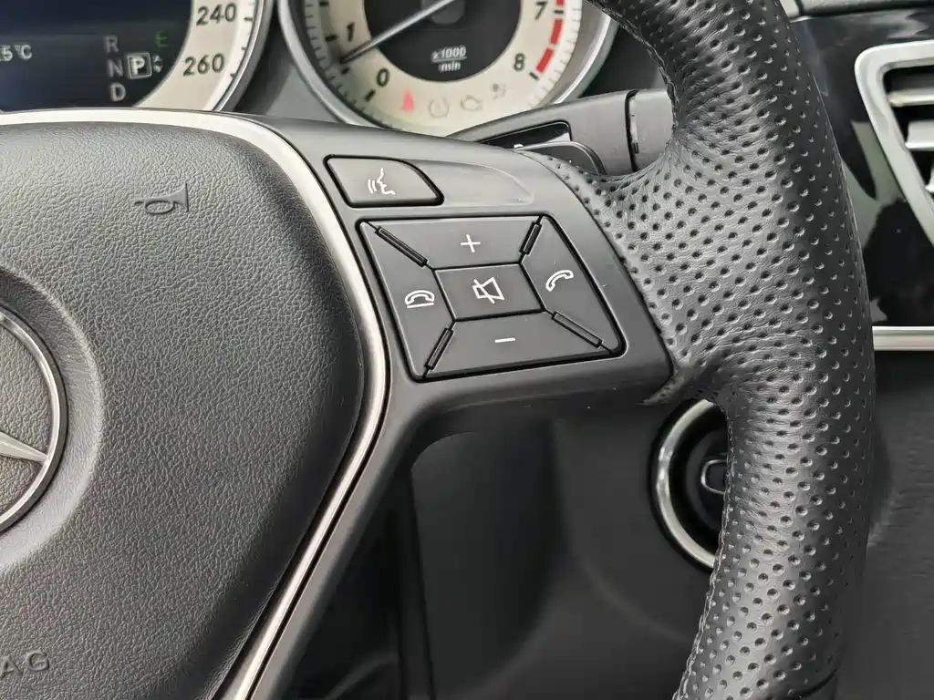 Mercedes-Benz E-Class 2014 — фото 18