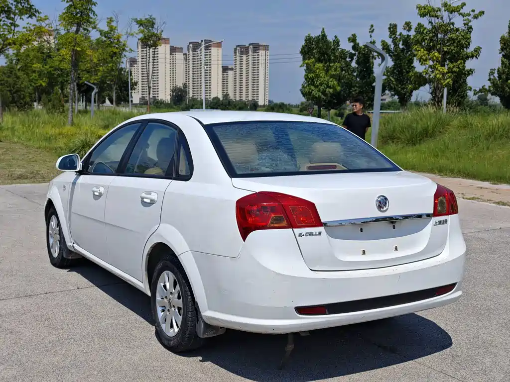 Buick Excelle 2014 — фото 18
