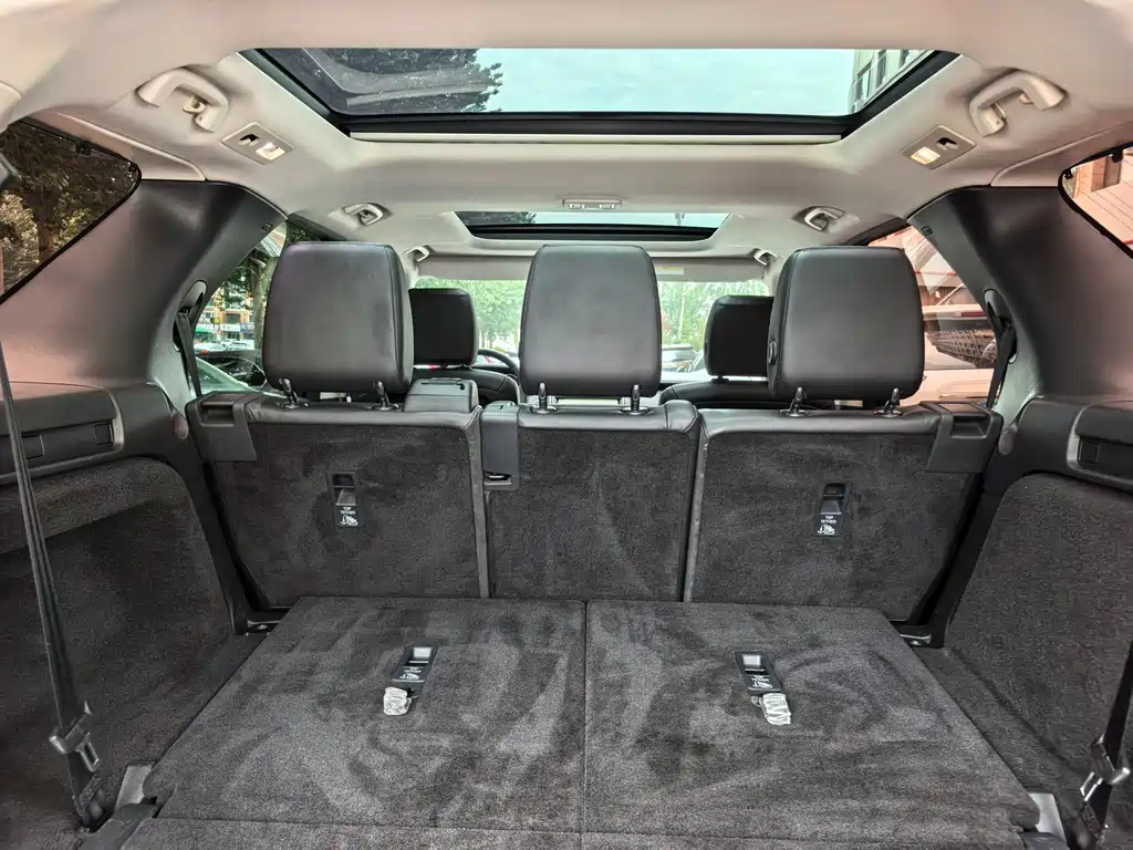 Land Rover Discovery 2018 — фото 12