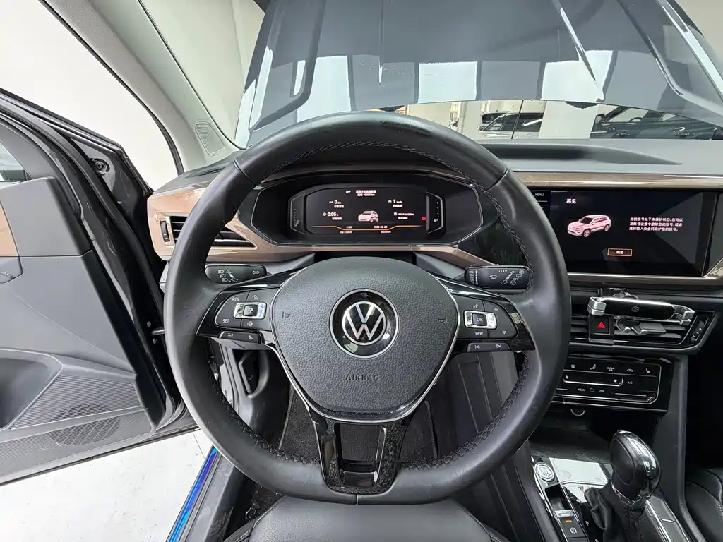 Volkswagen Tharu 2022 — фото 10