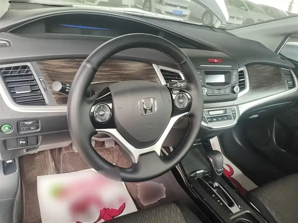 Honda Jade 2017 — фото 11
