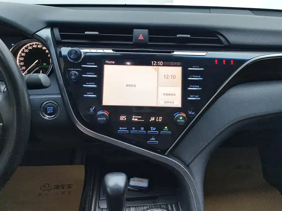 Toyota Camry 2019 — фото 13