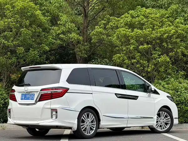 Honda Elysion 2017
