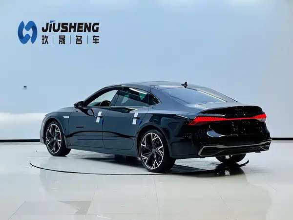 Audi A7L 2022