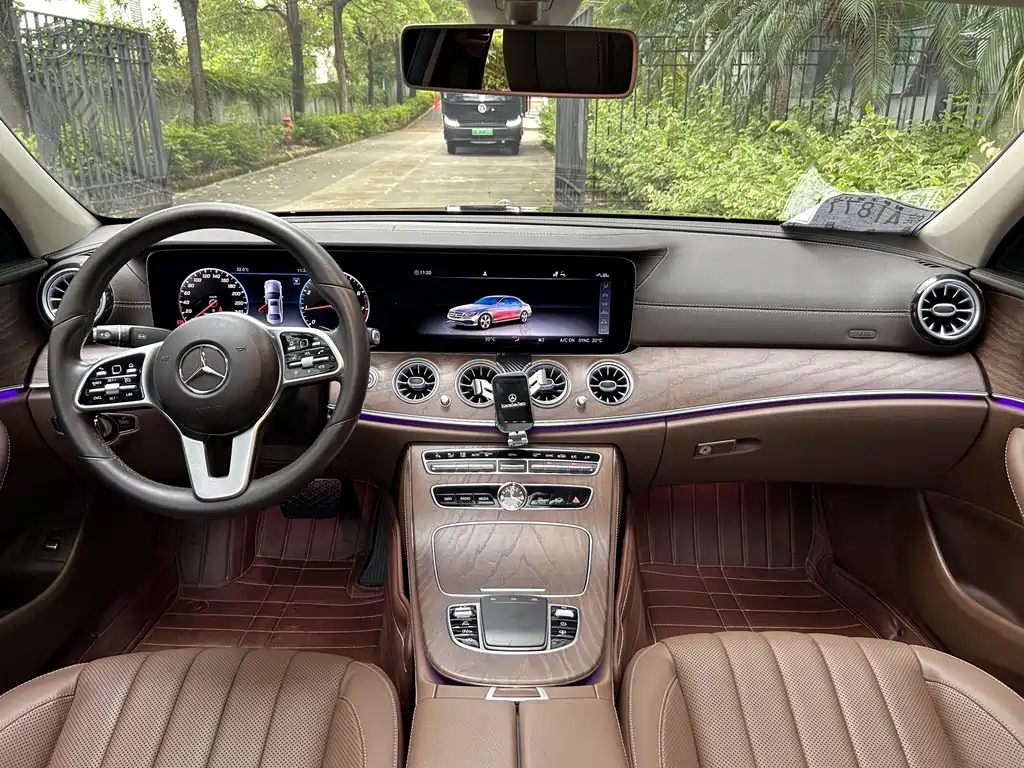 Mercedes-Benz E-Class 2020 — фото 9