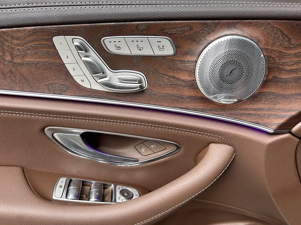 Mercedes-Benz E-Class 2020 — фото 11