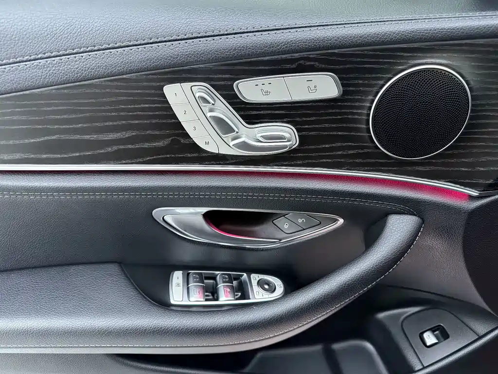 Mercedes-Benz E-Class 2019 — фото 14
