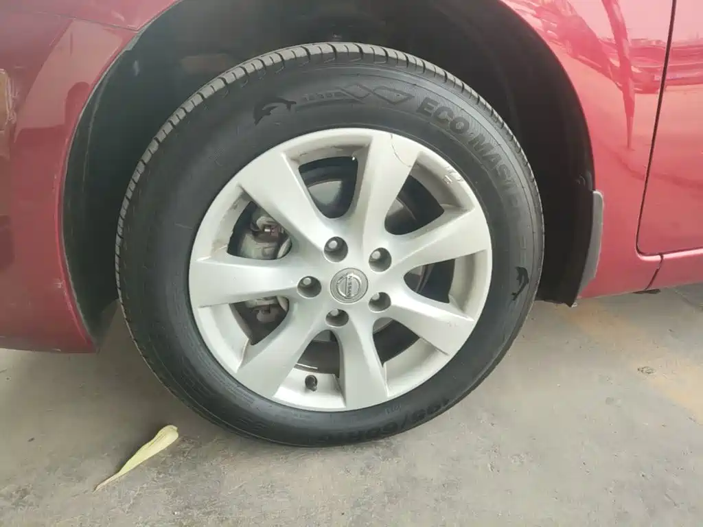 Nissan Tiida 2015 — фото 25