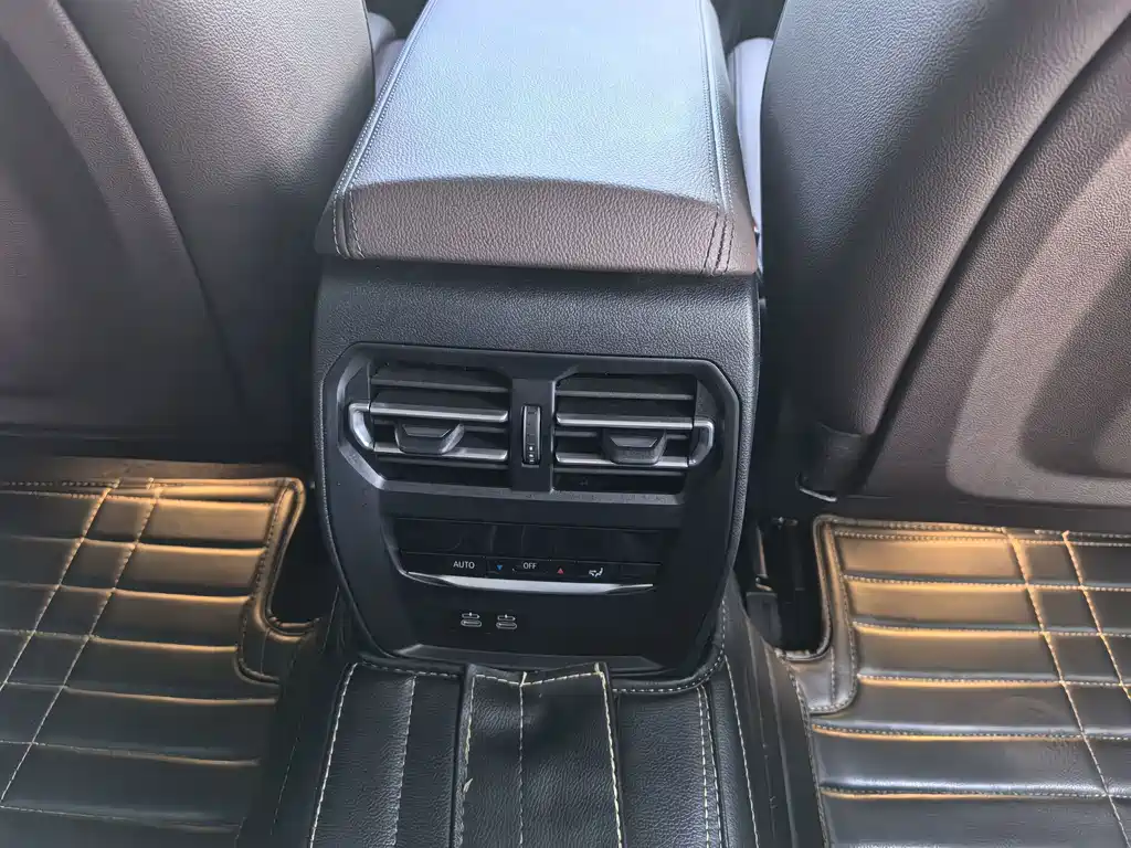 BMW i3 2024 — фото 15