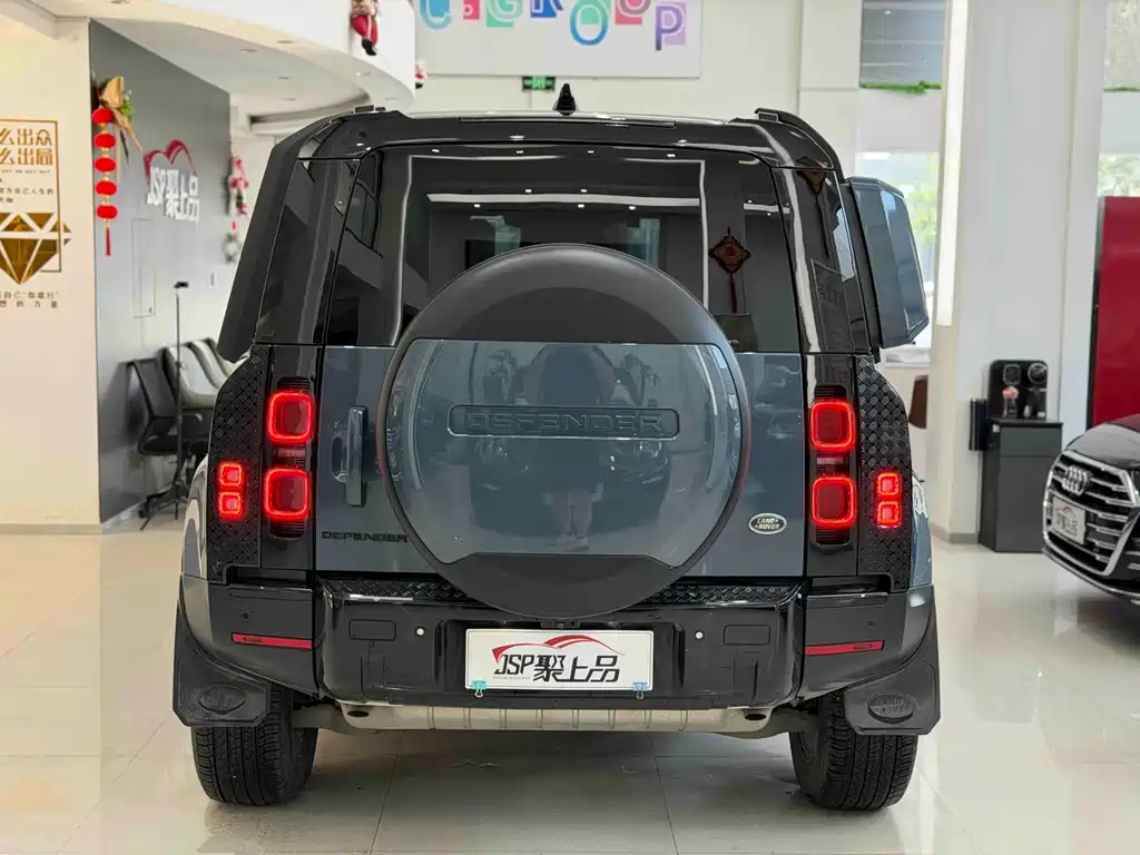 Land Rover Defender 2023 — фото 15