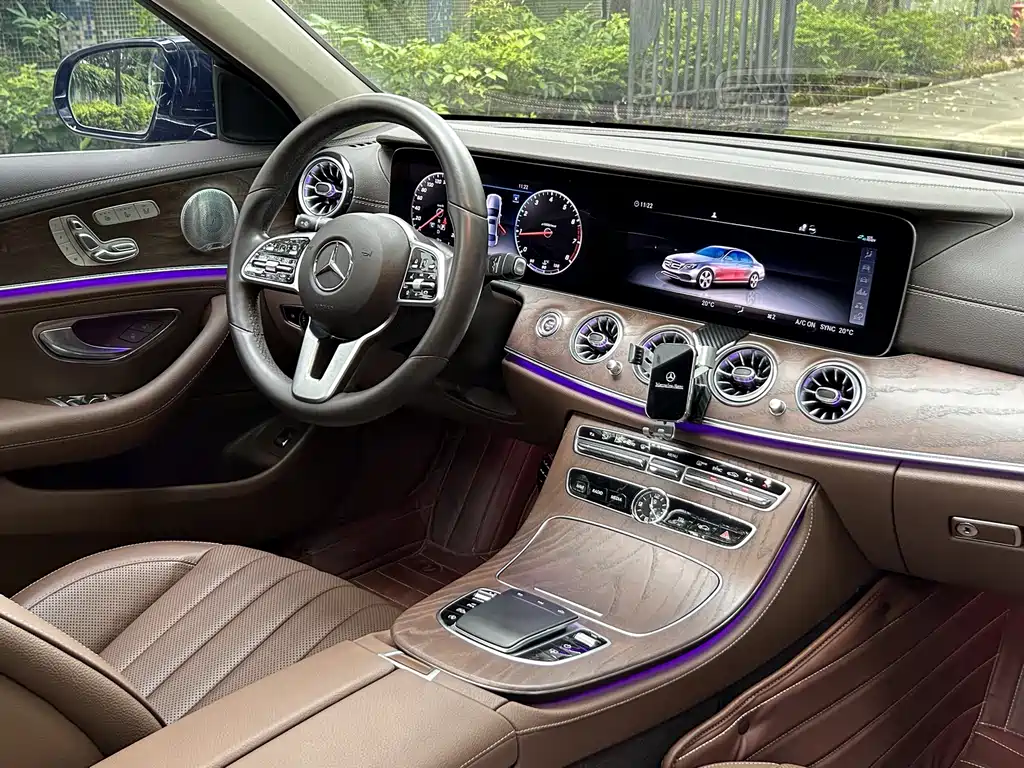 Mercedes-Benz E-Class 2020 — фото 13