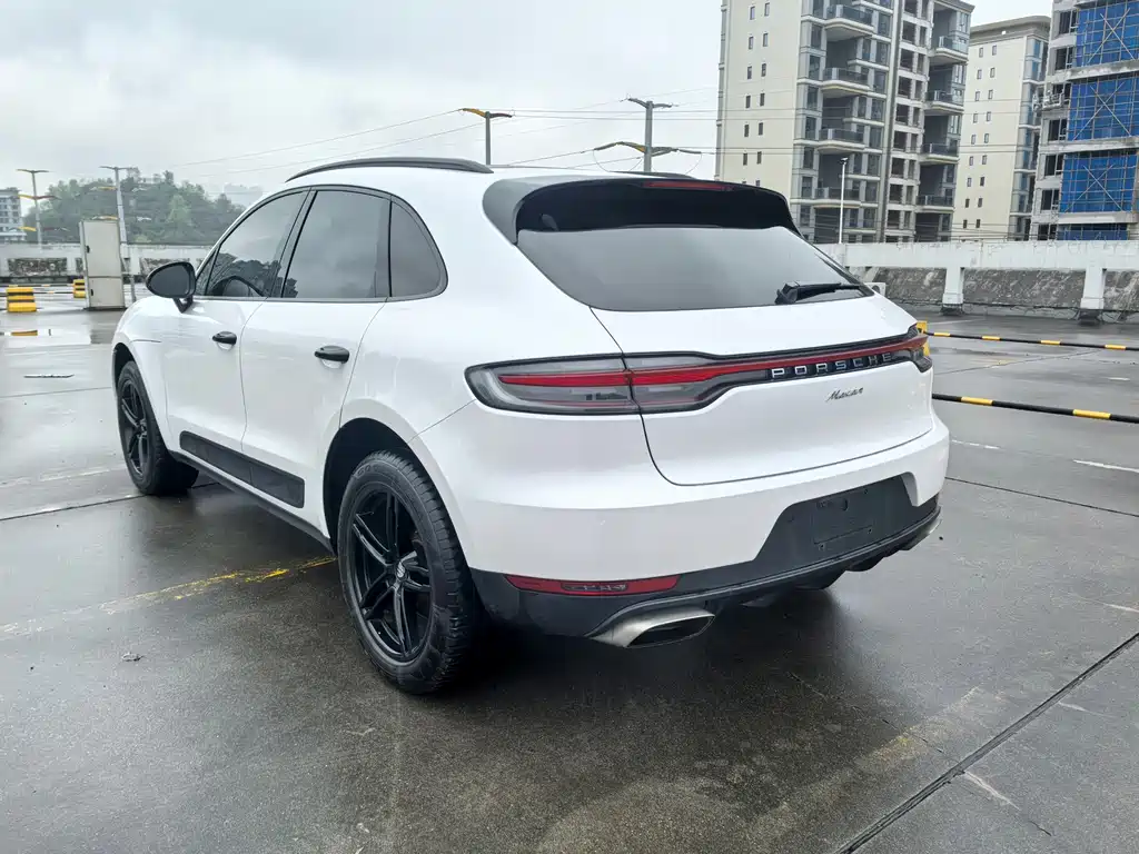 Porsche Macan 2018 — фото 10
