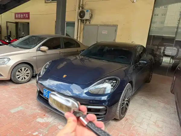 Porsche Panamera 2022