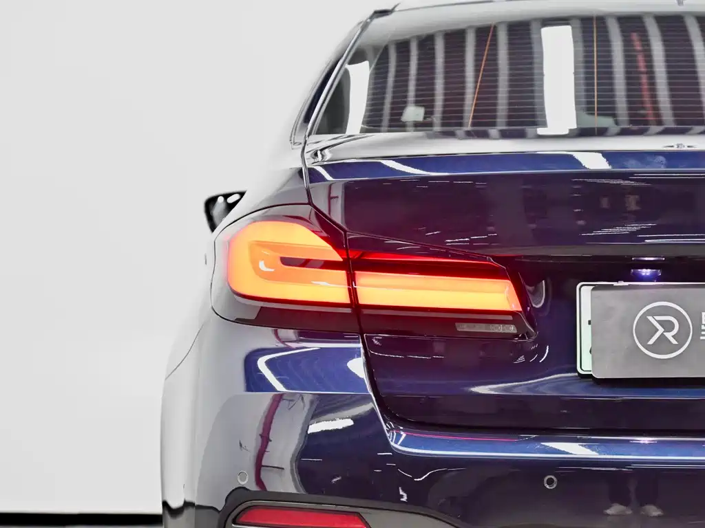 BMW 5 Series New Energy 2022 — фото 37