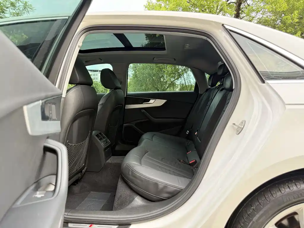 Audi A4L 2019
