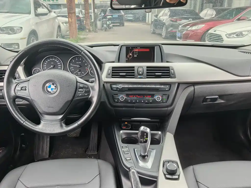 BMW 3 Series 2015 — фото 6