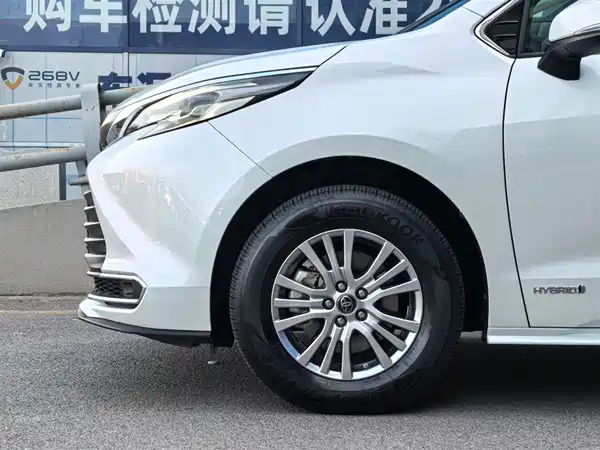 Toyota Sienna 2021