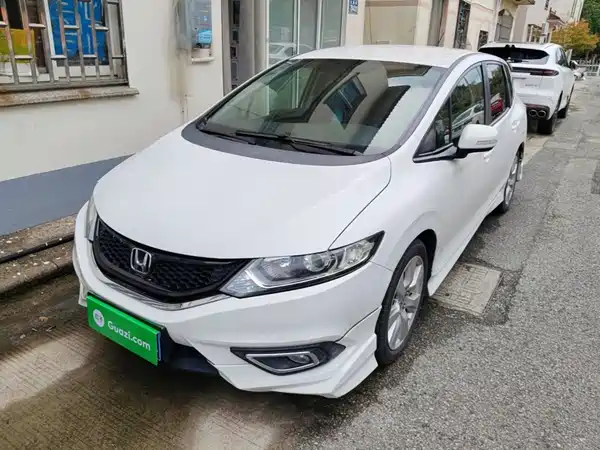 Honda Jade 2015