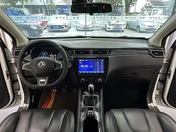 Dongfeng Scenery 580 2016