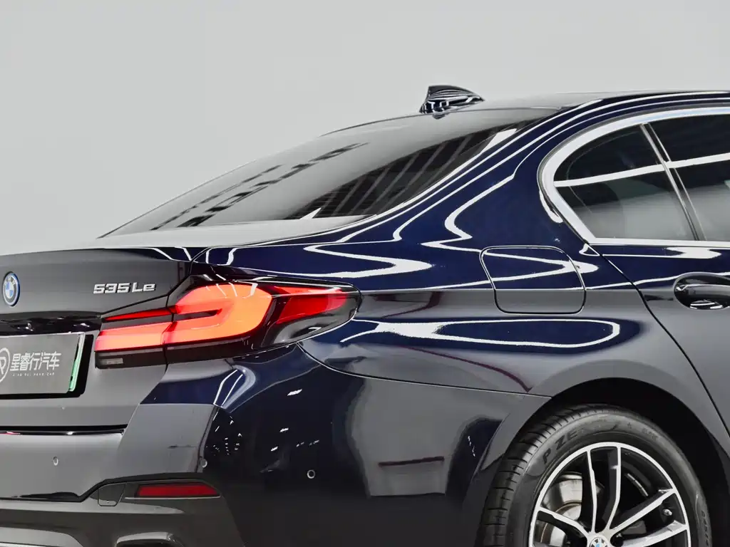 BMW 5 Series New Energy 2022 — фото 34