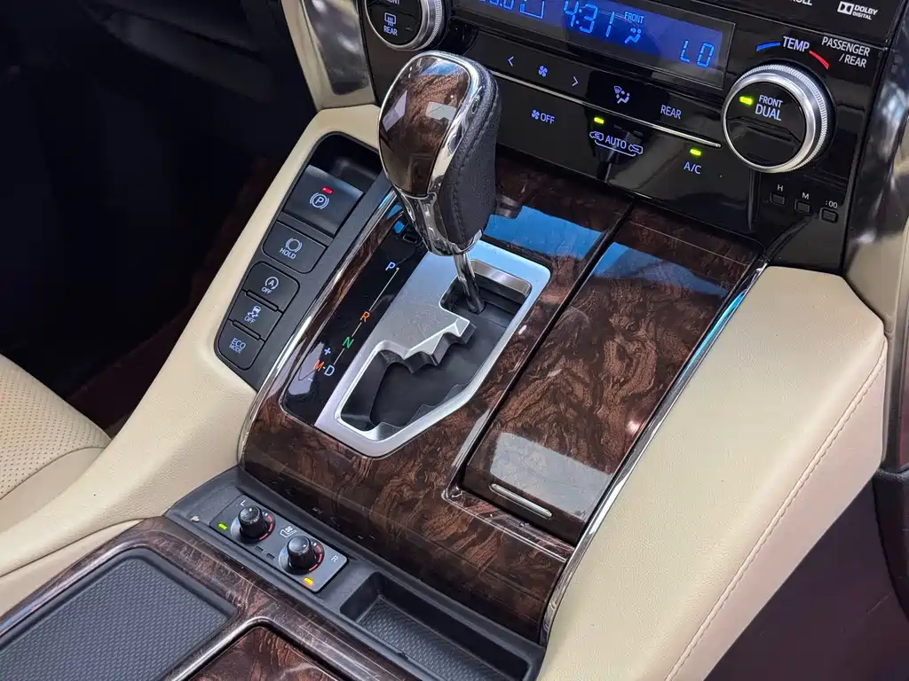 Toyota Alphard 2019 — фото 22