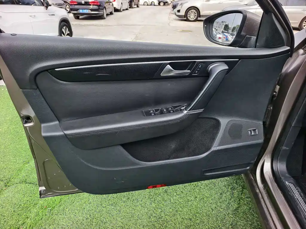 Volkswagen Magotan 2013