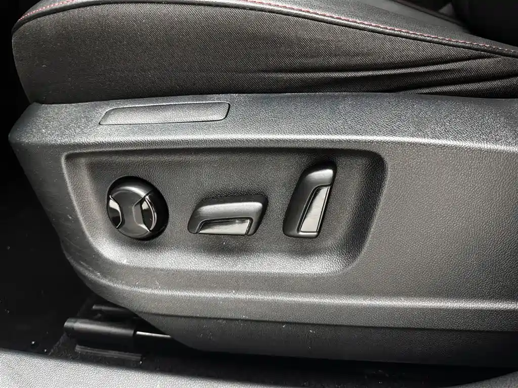 Skoda Karoq 2023 — фото 18