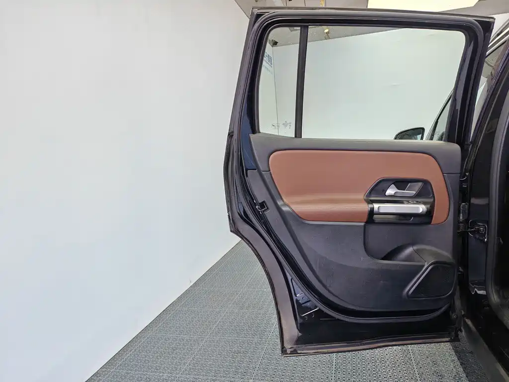 Mercedes-Benz GLB 2024 — фото 14