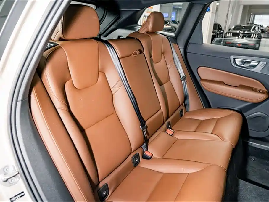Volvo XC60 2025 — фото 22