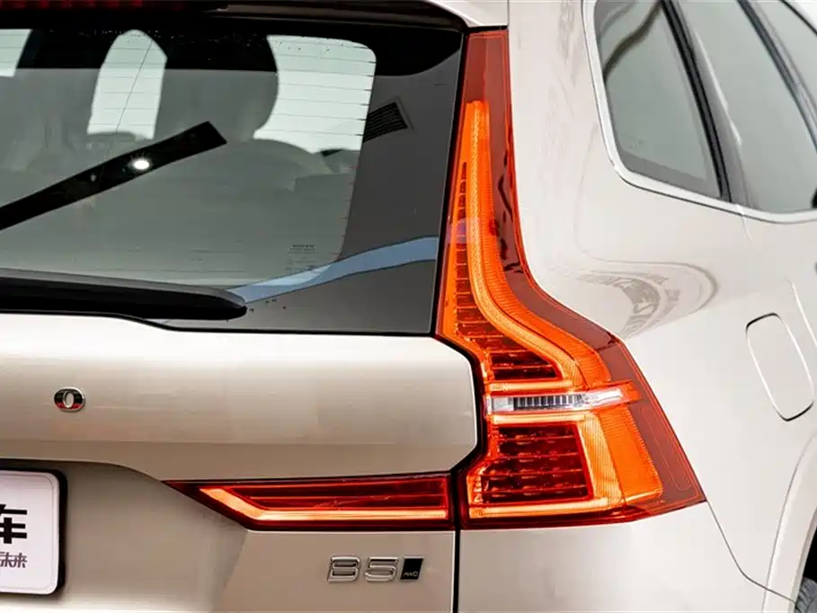 Volvo XC60 2025 — фото 9
