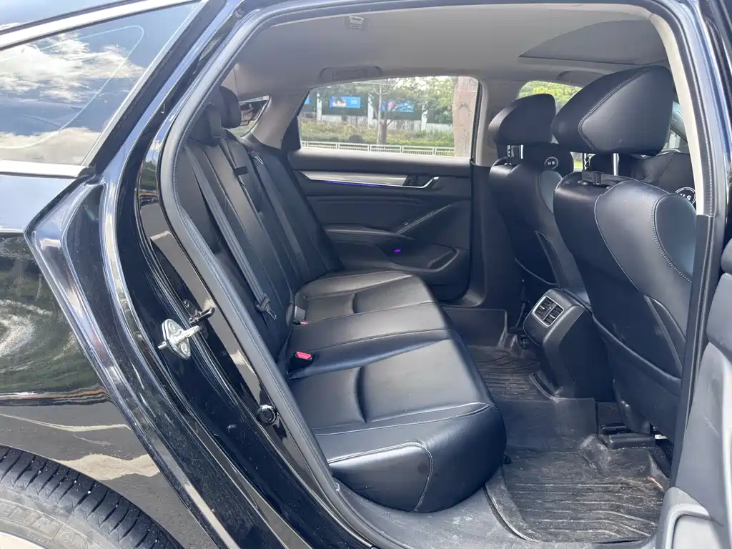 Honda Accord 2019 — фото 11