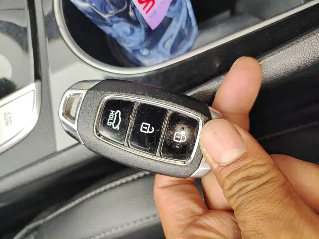 Hyundai Elantra 2020 — фото 17