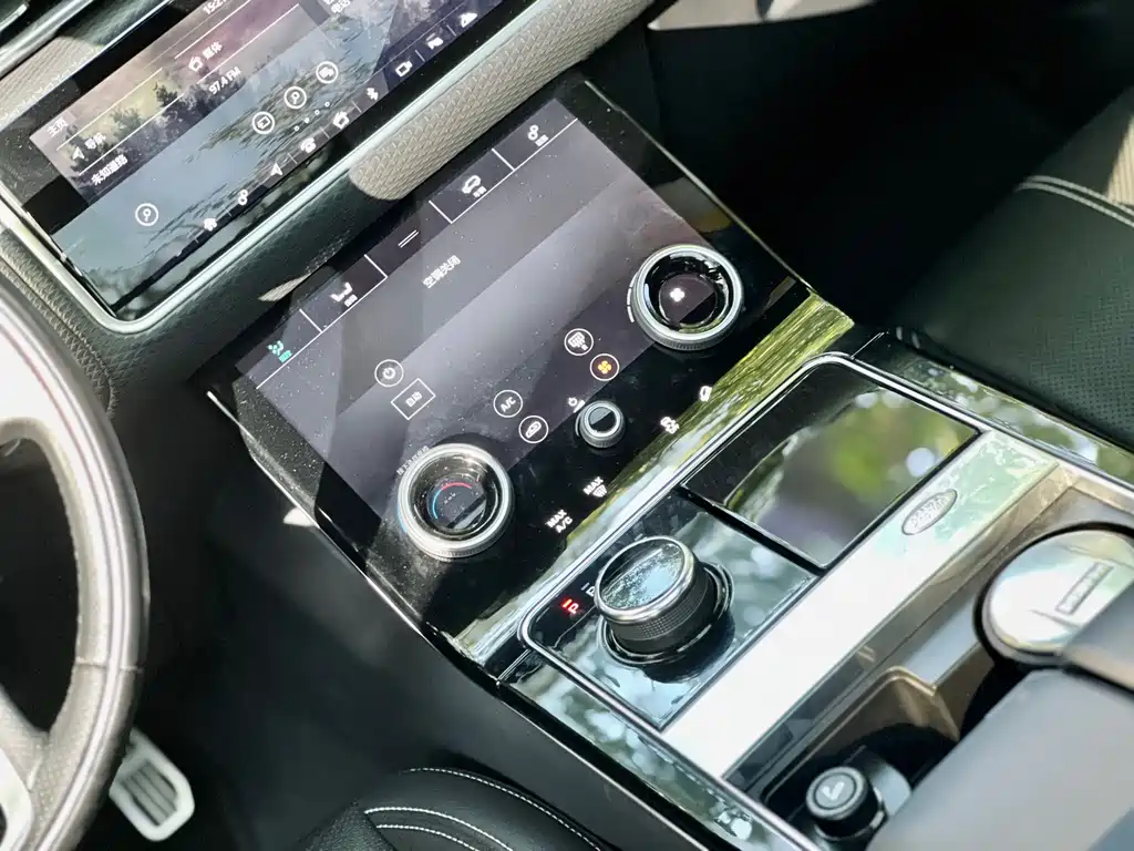 Land Rover Velar 2018 — фото 13
