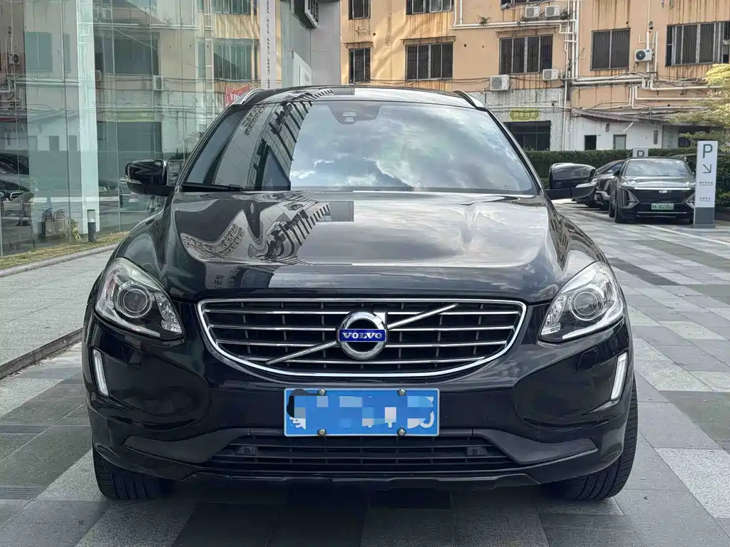 Volvo XC60 2017 — фото 2