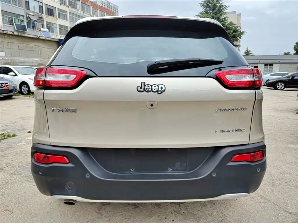 Jeep Cherokee 2018 — фото 6