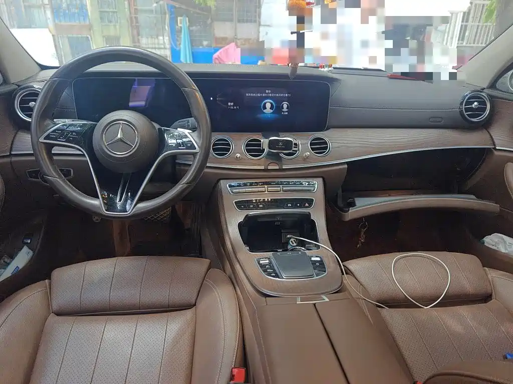 Mercedes-Benz E-Class 2022 — фото 10