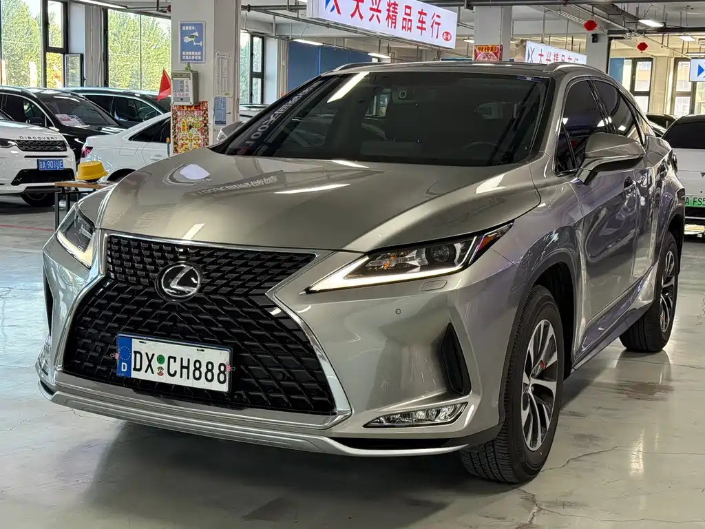 Lexus RX 2022 — фото 1
