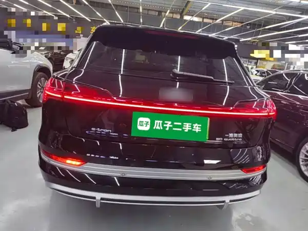 Audi e-tron 2023