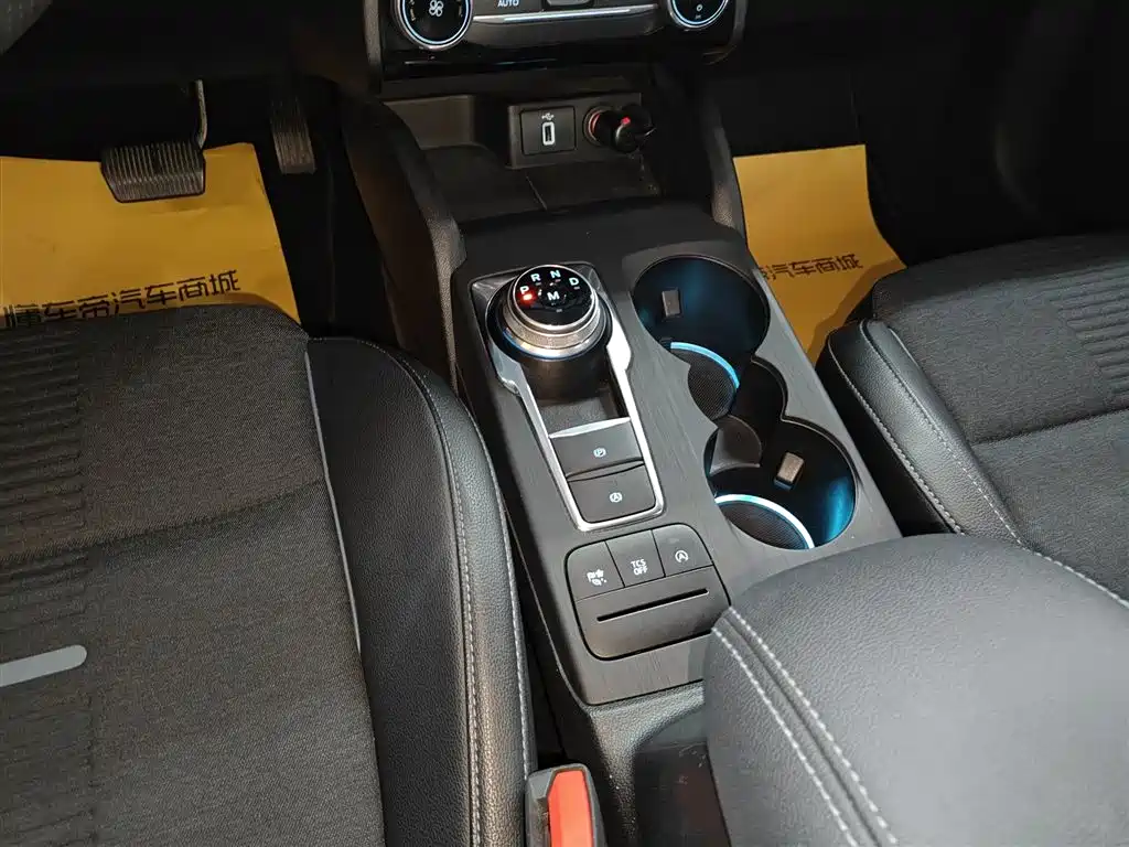 Ford Focus Active 2020 — фото 10