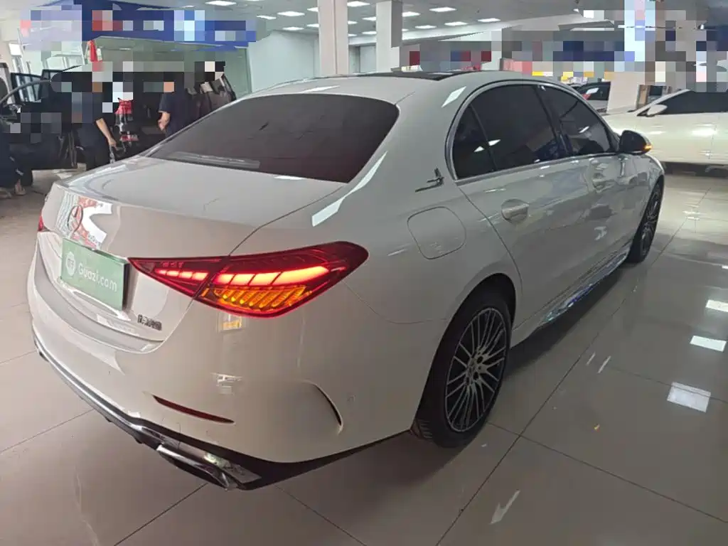 Mercedes-Benz C-Class 2024