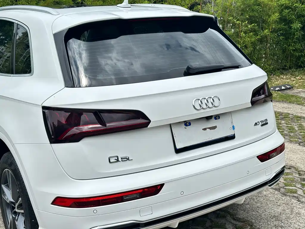 Audi Q5L 2020 — фото 17