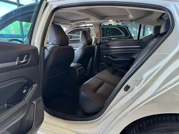 Nissan Teana 2024