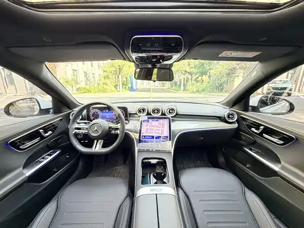 Mercedes-Benz C-Class 2025