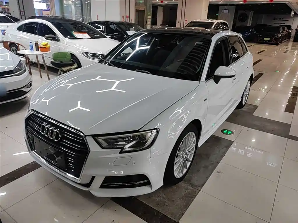 Audi A3 2017 — фото 1