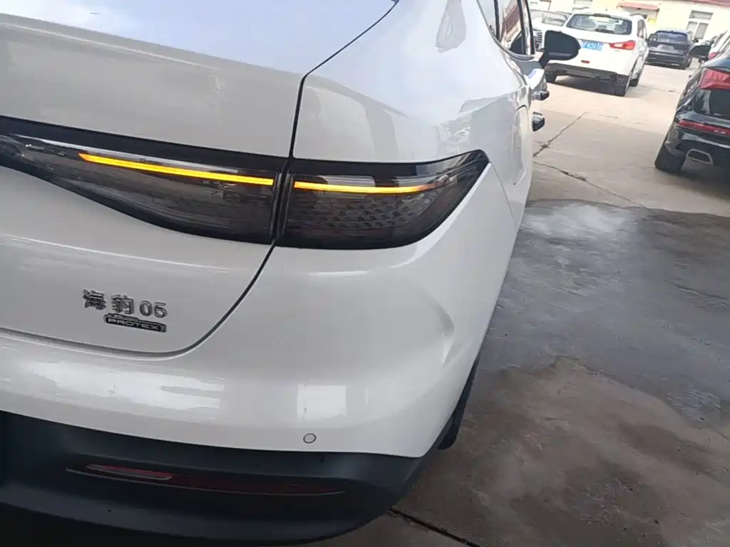 BYD Seal 05 DM-i 2025 — фото 8