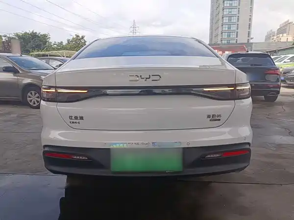 BYD Seal 05 DM-i 2025