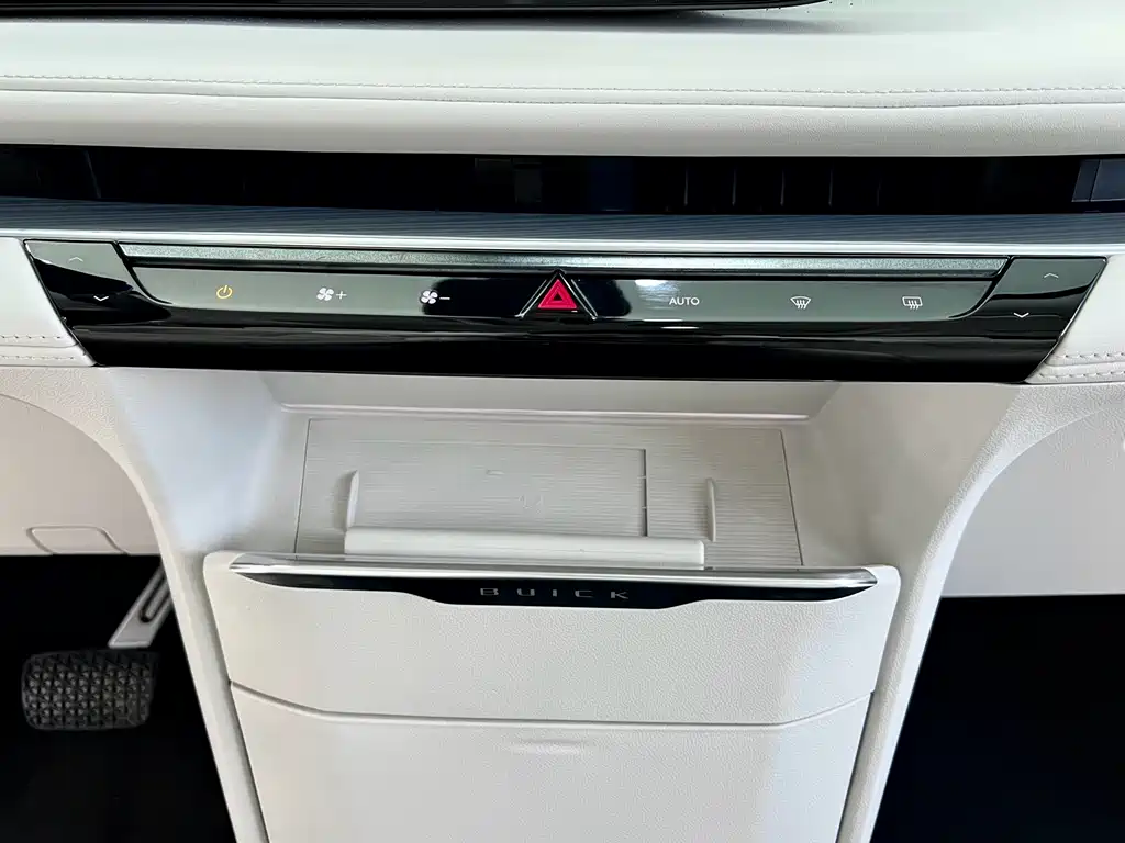 Buick GL8 Hybrid 2025 — фото 17